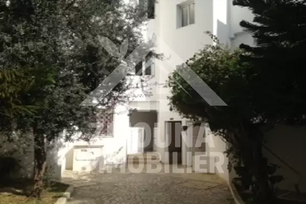 A louer un bel appartement à cité Ennasr