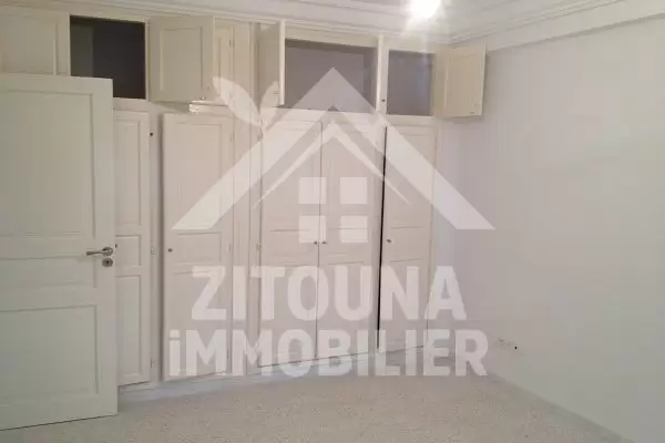 A louer un bel appartement à la marsa