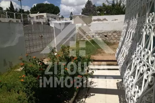 Villa à vendre à el menzeh