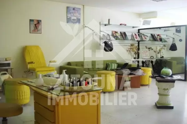 A vendre fond de commerce au lac