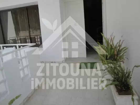 a louer un rez de chaussée de villa a louer avec un jardin à gammarth superieur