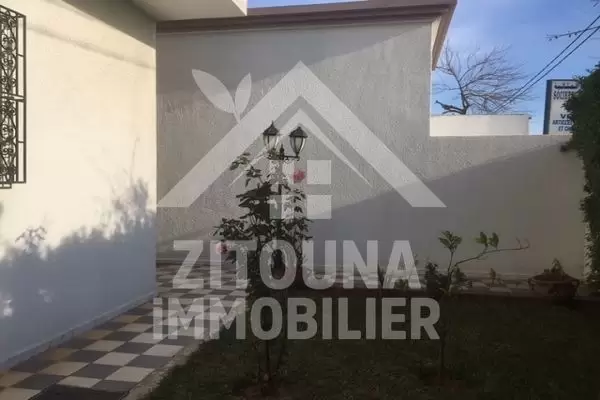 Rez de chaussée à louer