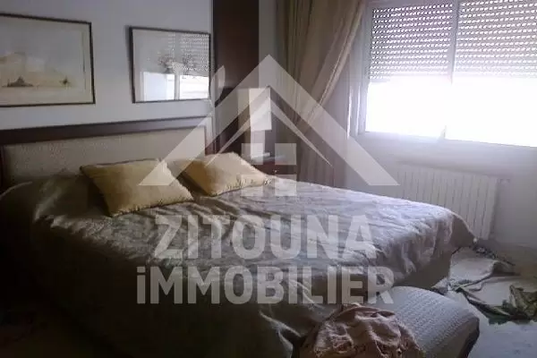 A louer un bel appartement à cité Ennasr