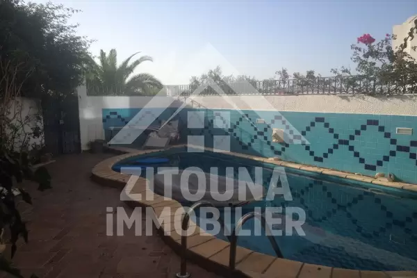 A louer un bel duplex à Golden Tulip