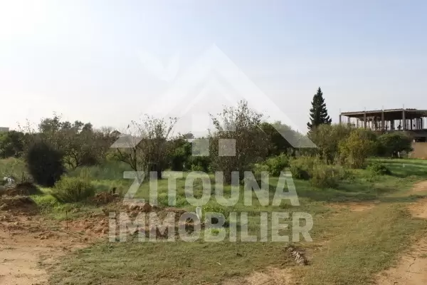 A vendre terrain à La soukra