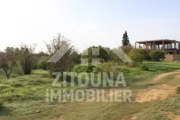 A vendre terrain à La soukra