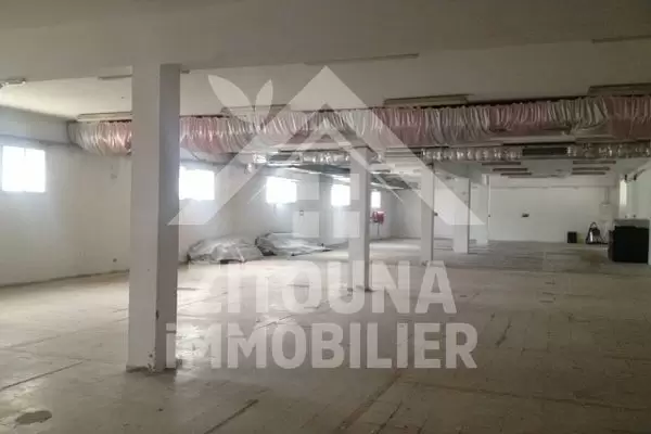 A louer un entrepôt à La soukra