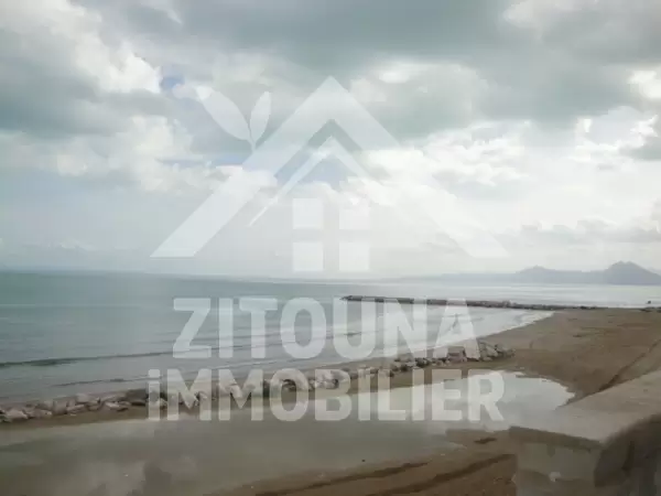 Villa à vendre à Khairedine avec une superbe vue sur mer