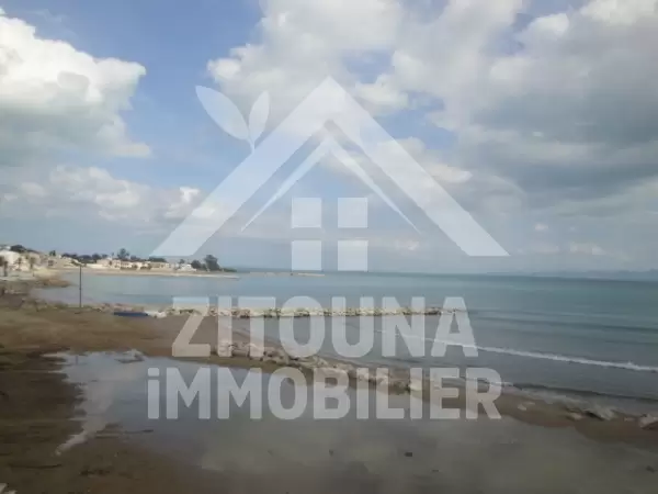 Villa à vendre à Khairedine avec une superbe vue sur mer