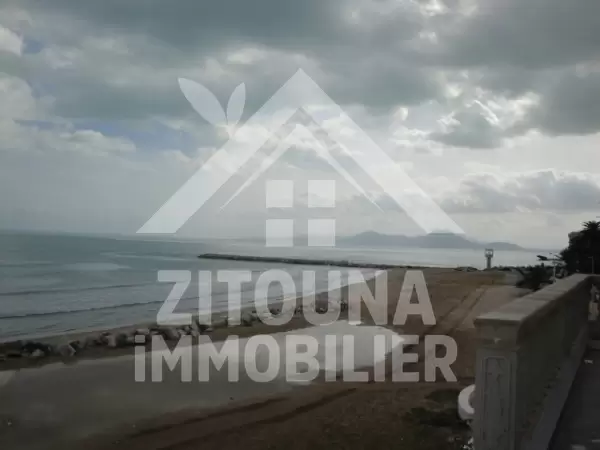 Villa à vendre à Khairedine avec une superbe vue sur mer