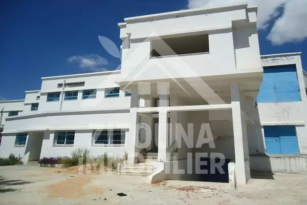 Location de deux Bâtiments jumelables à usage industriel à la Zone Industrielle de charguia