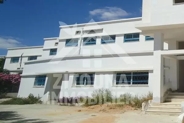 Location de deux Bâtiments jumelables à usage industriel à la Zone Industrielle de charguia