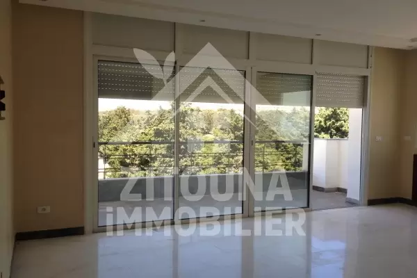 A louer bel appartement à Gammarth sup