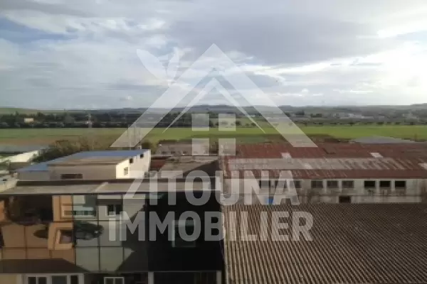 Un Entrepot à vendre à Mornaguia