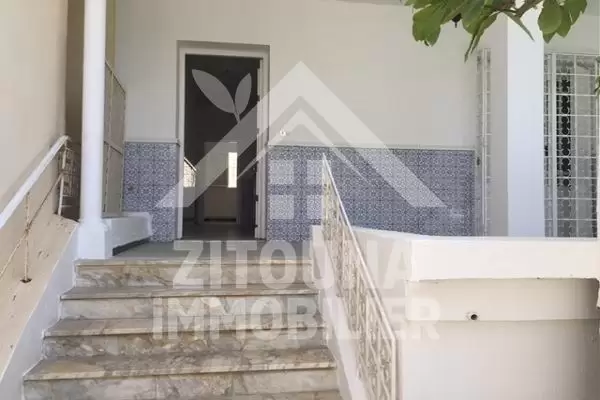 Location un rez de chaussée de villa à La Marsa