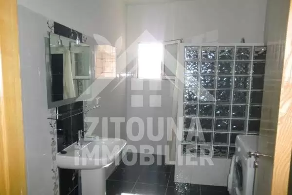 A louer belle villa à Raoued