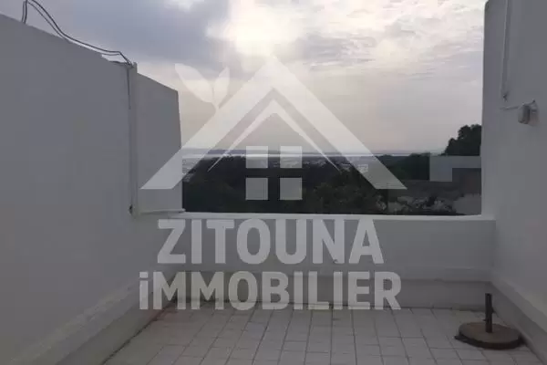 A louer un beau duplex au Golden Tulip