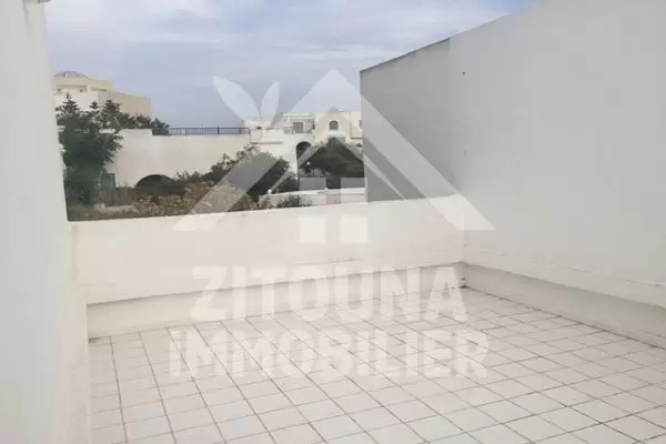 A louer un beau duplex au Golden Tulip