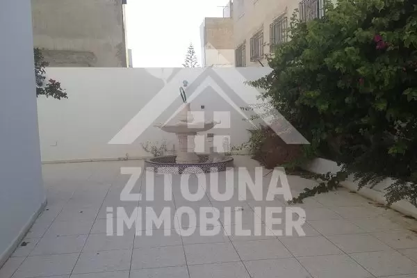 Très beau rez de chaussée de villa