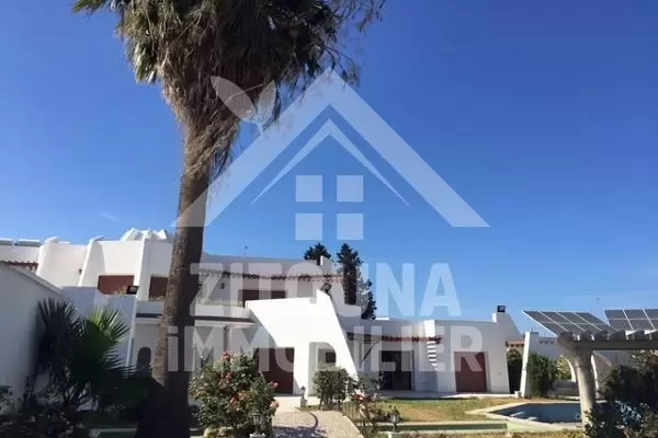 Belle Villa à vendre à la soukra