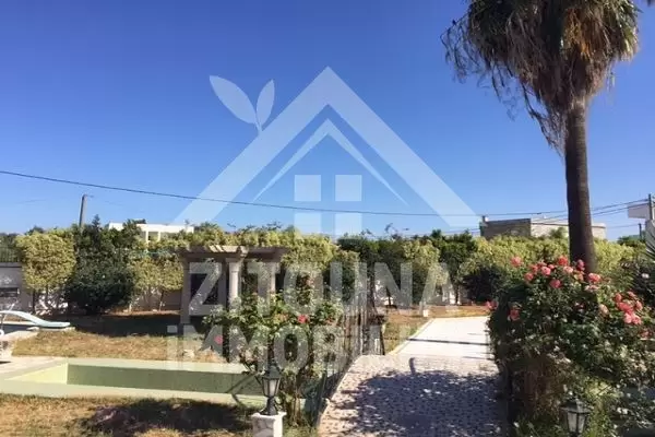 Belle Villa à vendre à la soukra