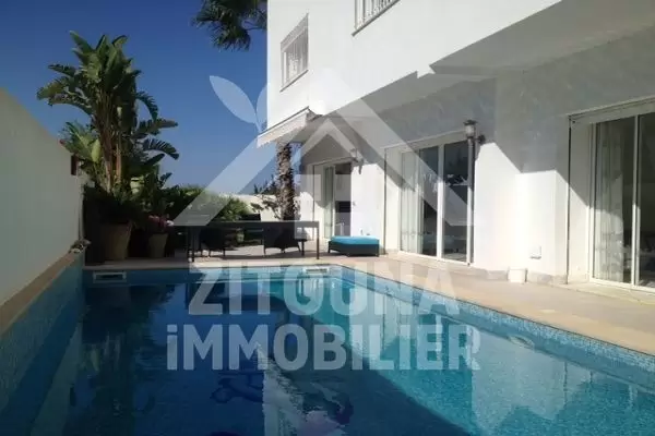 Belle villa à louer semi meublé