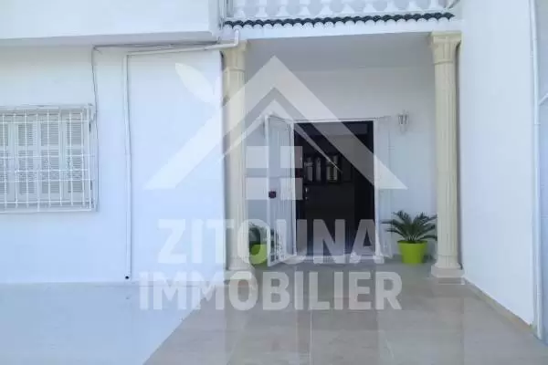 A louer un trés beau triplex à Gammarth supérieur