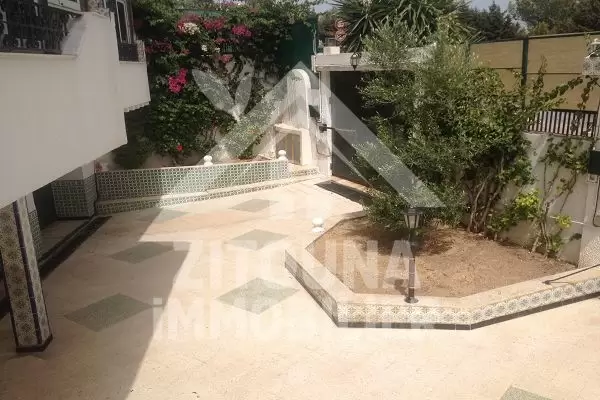 A louer une belle villa à Gammarth