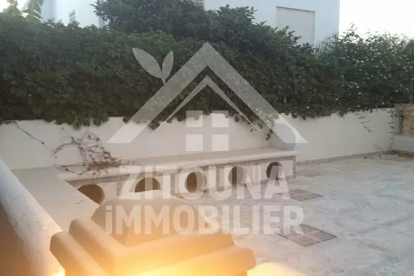 A louer un beau duplex à Gammarth