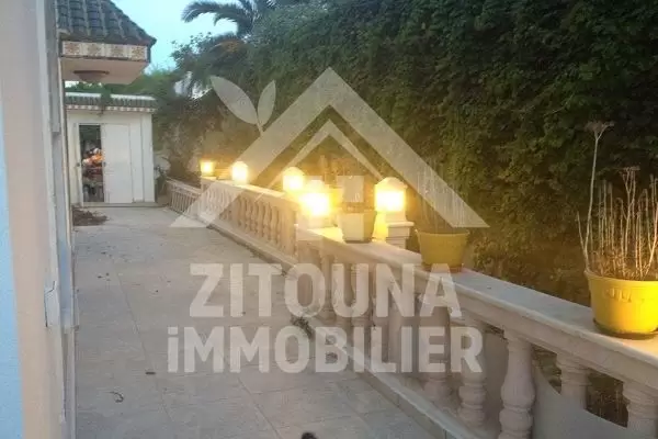 A louer un beau duplex à Gammarth