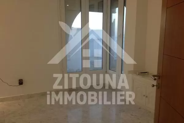 A louer un beau duplex à Gammarth