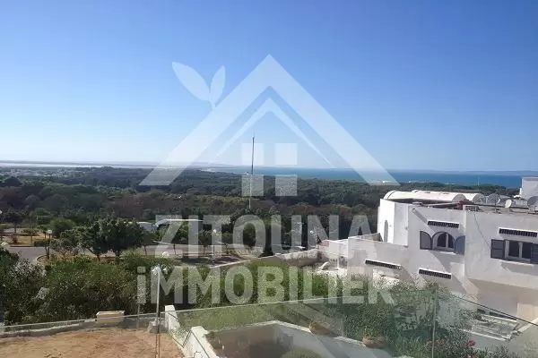 A louer un beau duplex au Golden Tulip