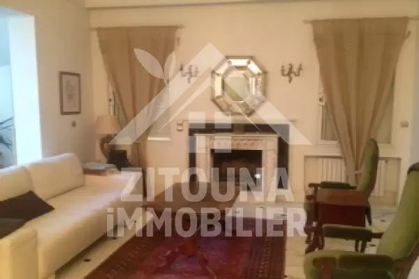 A louer une trés belle villa meulbé à Gammarth