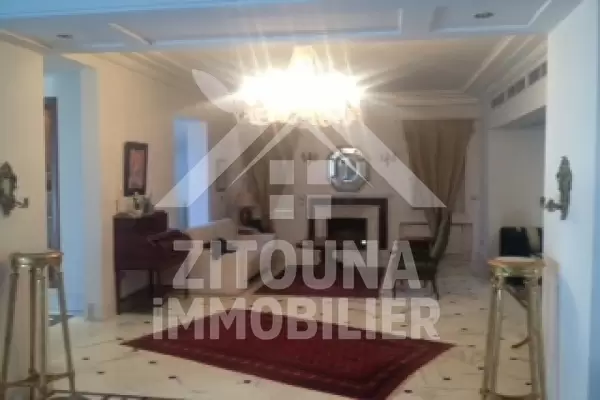 A louer une trés belle villa meulbé à Gammarth