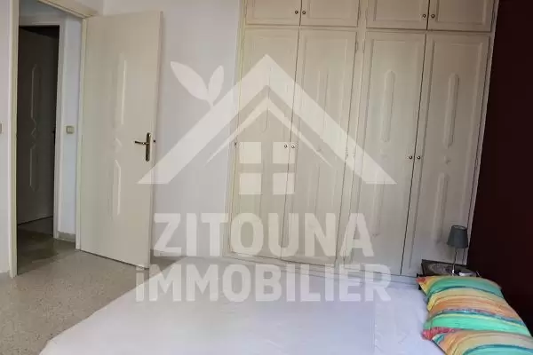 A louer bel appartement à Cité palmeraies