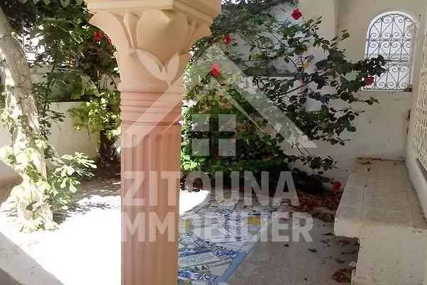 Location Rez de chaussée d'une villa