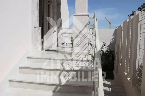 A Vendre Un beau Triplex