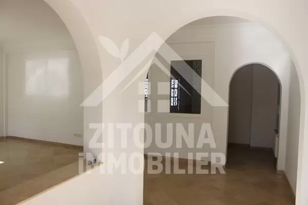 A louer un beau duplex résidence palmeraie gammarth