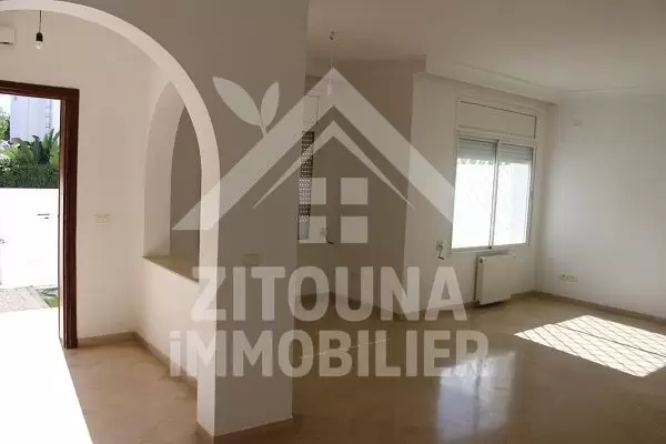 A louer un beau duplex résidence palmeraie gammarth