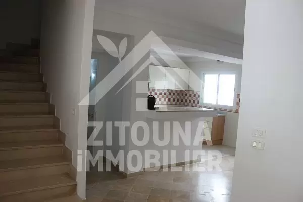 A louer un beau duplex résidence palmeraie gammarth