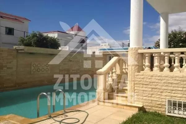 A louer belle villa avec piscine et studio indépendant