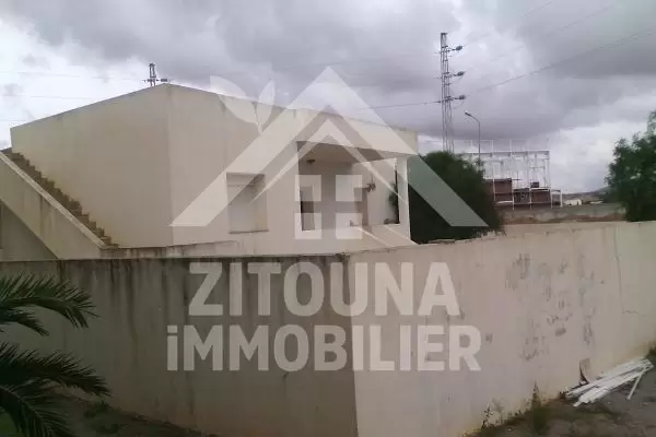 Un Entrepôt à vendre dans La zone industrielle El Fahs Tunis