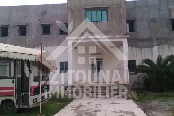 Un Entrepôt à louer à El Fahs