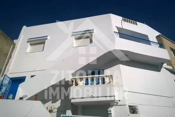 Etage de villa à louer à Amilcar