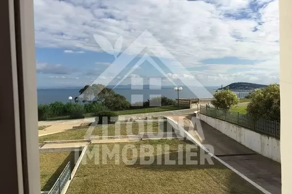 A louer un bel appartement au Golden Tulip