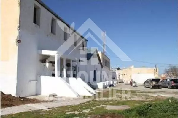 A VENDRE HUILERIE TRADITIONNELLE AU CENTRE VILLE DE TEBOURSOUK