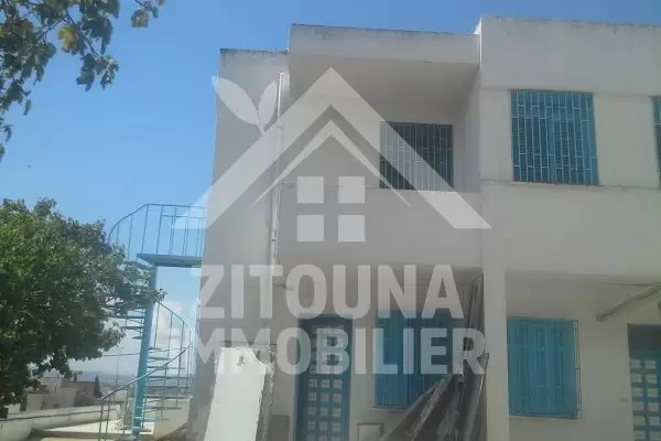 Un Entrepôt à vendre dans La zone industrielle ibn khaldoun Tunis