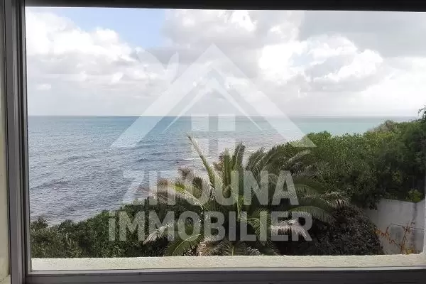 A louer un duplex à La Marsa Corniche