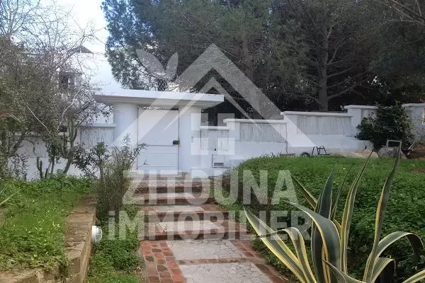 Villa à louer à La Marsa Corniche