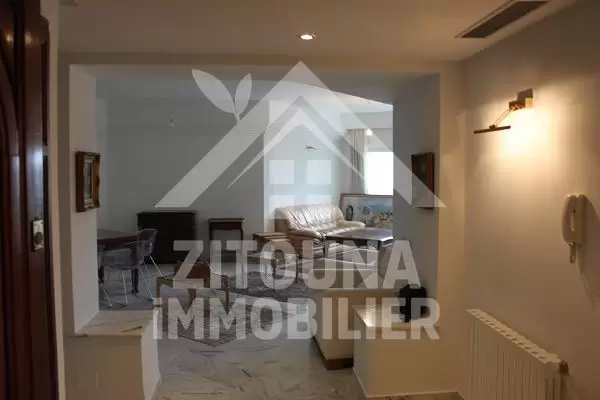 A louer bel appartement meublé à La Marsa Plage